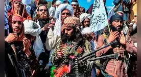 Tras la imparable invasión, cientos de efectivos del Ejército afgano se rindieron ante los talibanes cerca de la ciudad de Kunduz, también en el norte del país. Foto: AFP/Referencial