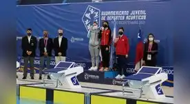 Alexia Sotomayor en el podio de ganadoras