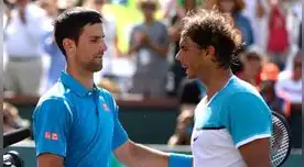 DJokovic y Nadal rivales en la cancha pero solidarios a momentos de felicitaciones. DJokovic y Nadal rivales en la cancha pero solidarios a momentos de felicitaciones.