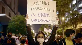 Estudiantes de diversas universidades manifiestan su rechazo conta la ley del Congreso Estudiantes de diversas universidades manifiestan su rechazo conta la ley del Congreso