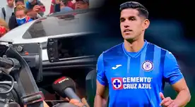 Luis Abram, pese a la turba de hinchas, bajó las lunas de su carro y los escuchó. Luis Abram, pese a la turba de hinchas, bajó las lunas de su carro y los escuchó.