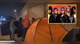 Fanáticos de Guns N' Roses acampañan.