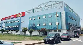 Fachada del colegio Saco Oliveros