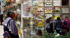 Cada 1 de noviembre los peruanos visitan las tumbas de sus seres queridos.
