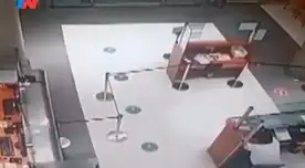 Actividad Paranormal: Wachiman le abre la puerta a una paciente, le alcanza silla de ruedas, pero era un fantasma