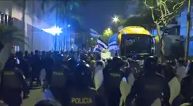 Agentes de la Policía Nacional del Perú (PNP) dispersaron a las personas, quienes vienen circulando en el lugar.