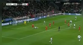 Serge Gnabry casi marca de "tijera" al arco de Pedro Gallese