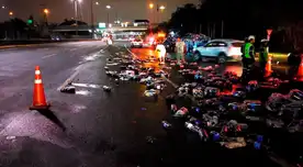 Pese al apoyo de la Policía personas llegaron a robar las gaseosas que estaban tiradas en la vía.