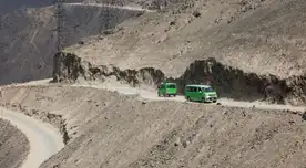 Conductores usan vías alternas en Pasamayito.