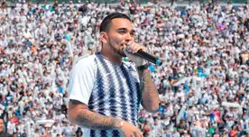 Josimar canta en Matute para darle el show a los hinchas. Josimar canta en Matute para darle el show a los hinchas.