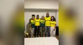 Roberto Arrelucea , técnico del ADA de Jaén flaqueado por sus familia.