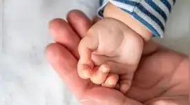 El bebé pasó 20 días en coma en Santa Casa de Brasil.