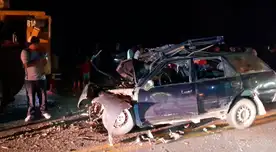 Auto quedó completamente destrozado en su parte delantera tras accidente. Auto quedó completamente destrozado en su parte delantera tras accidente.