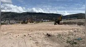 Empiezan a trabajar el terreno. Empiezan a trabajar el terreno.