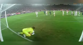 ¡Siempre presente! Pedro Gallese se lució con jugadón para salir de la marca de los paraguayos