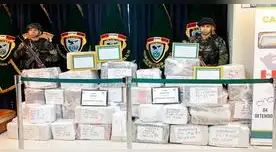 Los agentes de la Dirandro y la droga decomisada a la red de narcotráfico internacional