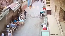 Los adultos mayores fueron aplastados por una pared de concreto cuando estaban descansando.