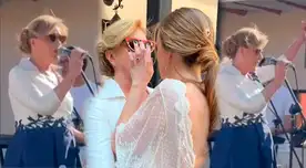 Mónica Delta emociona en la boda de su hija al cantar. Mónica Delta emociona en la boda de su hija al cantar.