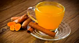 ¿Por qué es ideal tomar té de cúrcuma antes de dormir? Descubre sus propiedades y cómo prepararlo