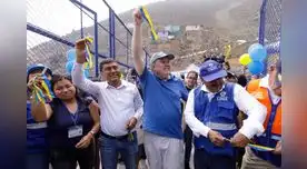 Rafael López Aliaga, alcalde de Lima, inaugura loza deportiva.