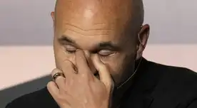 Andrés Iniesta se quebró al decir que dejará de jugar al fútbol. Andrés Iniesta se quebró al decir que dejará de jugar al fútbol.