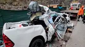 Tragedia deja 2 muertos y 1 herido en la Carretera Central: video capta el momento en el que roca cae sobre camioneta Tragedia deja 2 muertos y 1 herido en la Carretera Central: video capta el momento en el que roca cae sobre camioneta