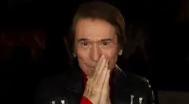 Raphael tiene linfoma cerebral, un tipo de cáncer. Raphael tiene linfoma cerebral, un tipo de cáncer.