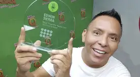 Edwin Sierra celebra primer lugar en sintonía de su programa radial Qumbias y risas.