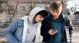 Las malas influencias siempre rondan a los adolescentes.