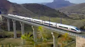 El Tren Bioceánico Perú - Brasil contará con 100 vagones de 80 toneladas y realizará hasta cinco viajes por día. El Tren Bioceánico Perú - Brasil contará con 100 vagones de 80 toneladas y realizará hasta cinco viajes por día.