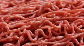 Carne picada contaminada con E. coli obliga a retiro masivo.