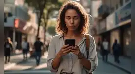 Revisar con frecuencia tu historial crediticio te ayuda a estar informado ante posibles cambios. Fuente: IA.