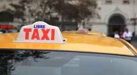 El congresista Edgar Tello está detrás de la propuesta de ley que permitiría a conductores con brevete AI ser taxistas