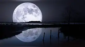 Calendario lunar de agosto 2025: cuándo ver la "Luna del Esturión" y todas las fases lunares del mes.