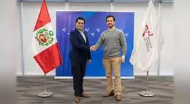 Presidente del IPD junto al piloto de autos Rodrigo Pflucker.