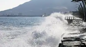 Oleajes anómalos y luna creciente: la peligrosa combinación que amenaza al litoral peruano, advirtió La Marina de Guerra