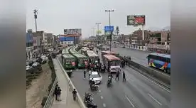 Transportistas paralizan Lima: bloquean la Panamericana Norte Transportistas paralizan Lima: bloquean la Panamericana Norte
