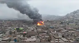 Incendio de gran magnitud en Pamplona Alta en San Juan de Miraflores.