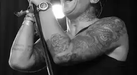 Ian Watkins murió a los 48 años de edad tras una gresca con dos prisioneros.