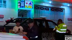 Hombre termina con la vida de una madre de familia en un hostal de Carabayllo. Hombre termina con la vida de una madre de familia en un hostal de Carabayllo.