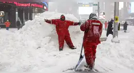 Tormenta brutal azota EE.UU. temperaturas extremas y viajes anulados. Tormenta brutal azota EE.UU. temperaturas extremas y viajes anulados.