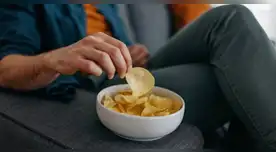 Retiran conocidos snacks por riesgo de contaminación con metal.