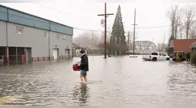 Río atmosférico golpea a este estado de EE. UU. y genera evacuación de 100.000 personas. Río atmosférico golpea a este estado de EE. UU. y genera evacuación de 100.000 personas.