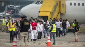 Autodeportación con recompensa EE. UU. promete boletos de avión y miles de dólares.