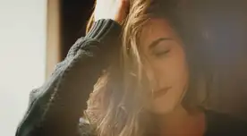 Este champú low cost de Walmart promete cubrir canas sin tintes y está causando furor