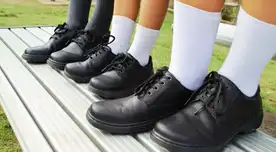 Todo un dolor de cabeza para los padres de familia es comprar uniforme y calzado escolar .