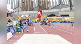 Atletas reciben apoyo. Atletas reciben apoyo.