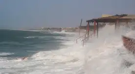 Marina de Guerra advierte peligroso oleaje en el litoral peruano hasta el 1 de marzo.