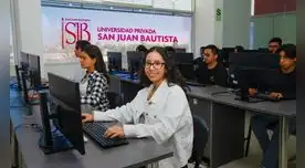Estudiantes analizan las nuevas oportunidades laborales existentes. Fuente: difusión.
