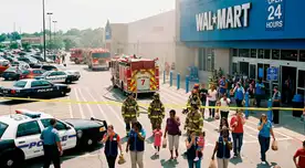 Incendio dentro de un horno obliga a EVACUAR DE EMERGENCIA un Walmart. Incendio dentro de un horno obliga a EVACUAR DE EMERGENCIA un Walmart.